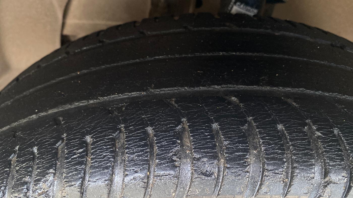 2017 Ford Ecosport AMBIENTE 1.5L PETROL, Petrol, Manual, 1,13,882 km, Left Front Tyre Tread