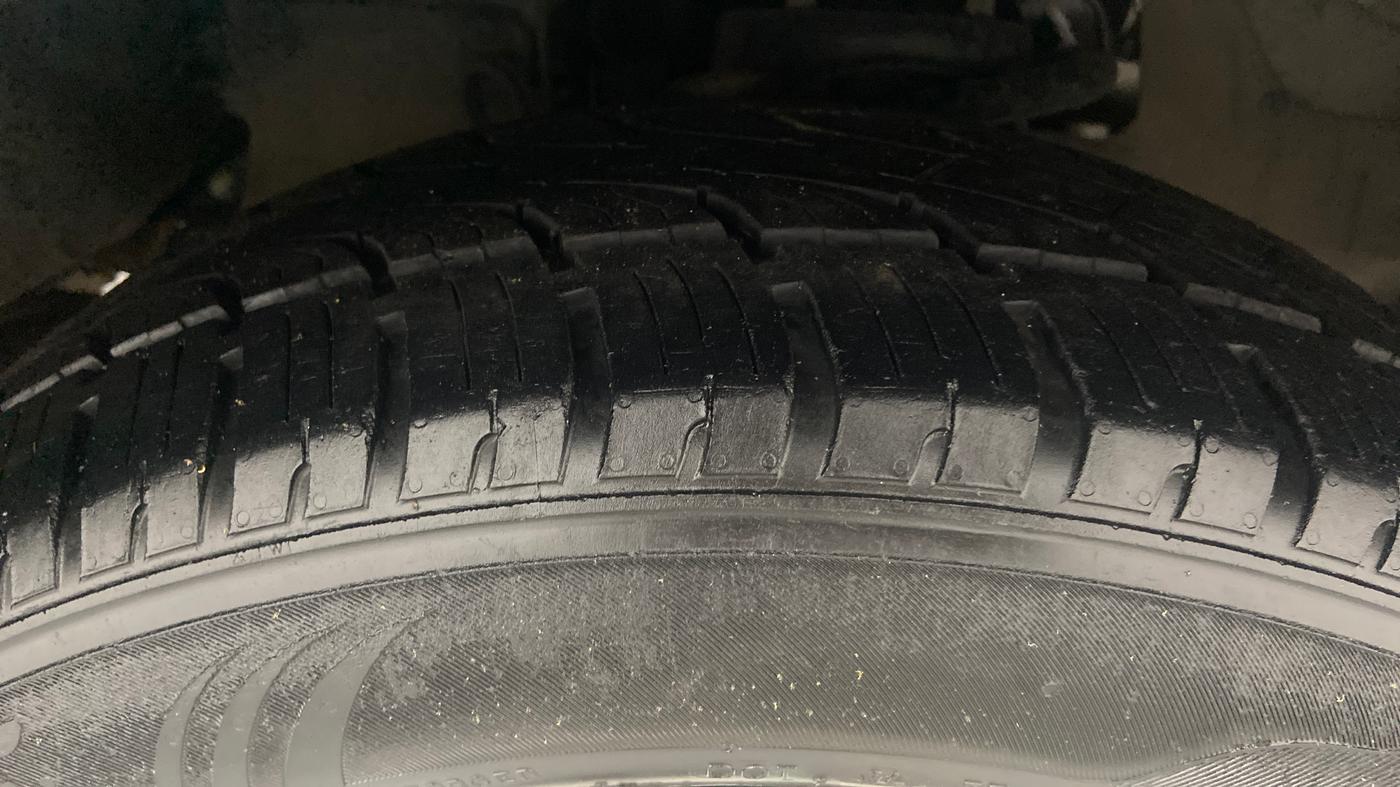 2019 Tata Hexa Varicor 400 XT, Diesel, Manual, 34,766 km, Right Front Tyre Tread