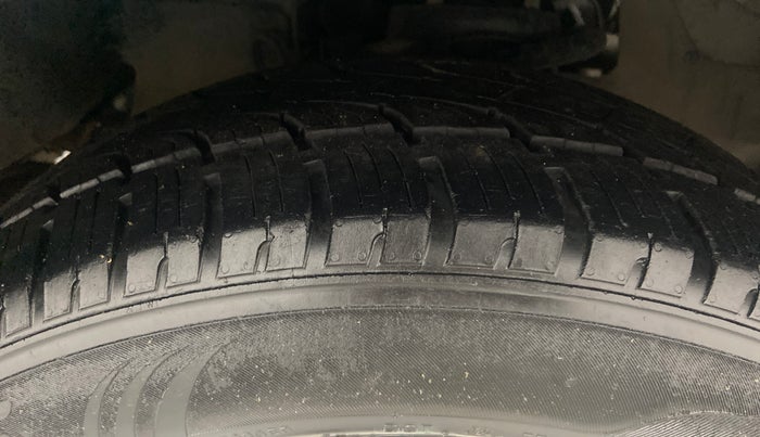 2019 Tata Hexa Varicor 400 XT, Diesel, Manual, 34,766 km, Right Front Tyre Tread