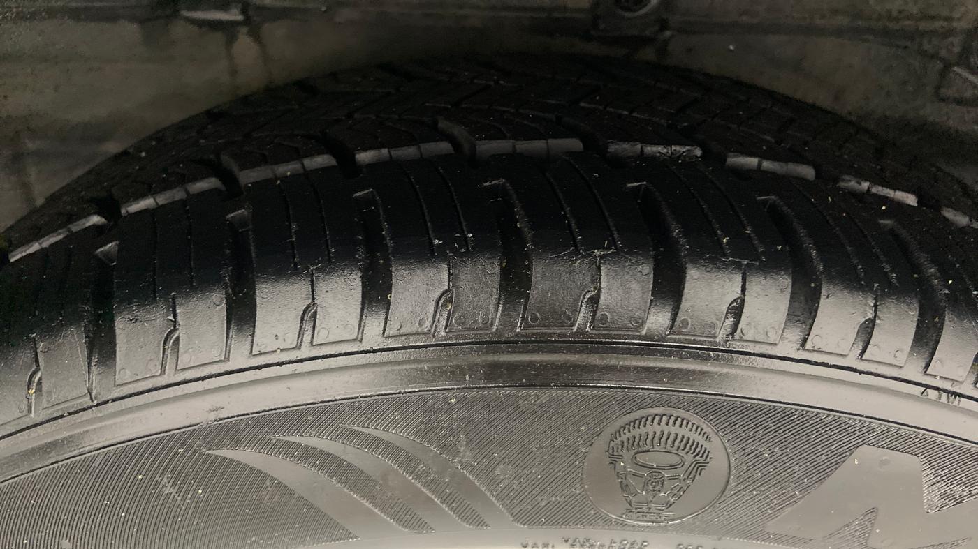 2019 Tata Hexa Varicor 400 XT, Diesel, Manual, 34,766 km, Right Rear Tyre Tread