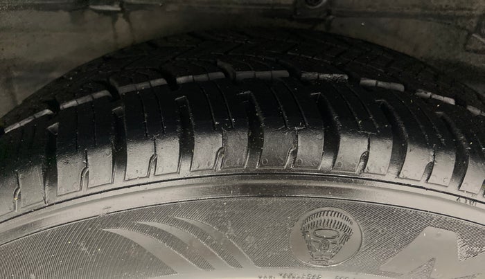2019 Tata Hexa Varicor 400 XT, Diesel, Manual, 34,766 km, Right Rear Tyre Tread