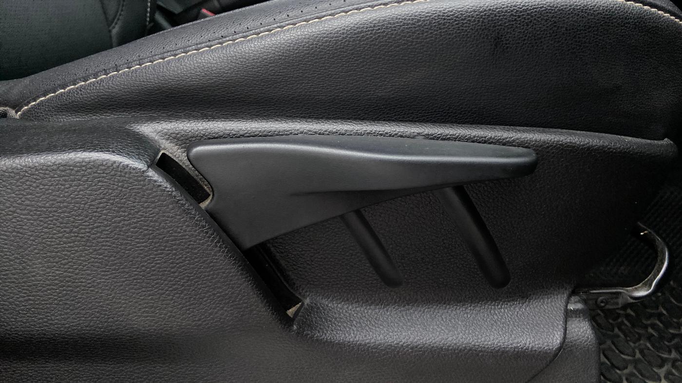 2019 Tata Hexa Varicor 400 XT, Diesel, Manual, 34,766 km, Driver Side Adjustment Panel