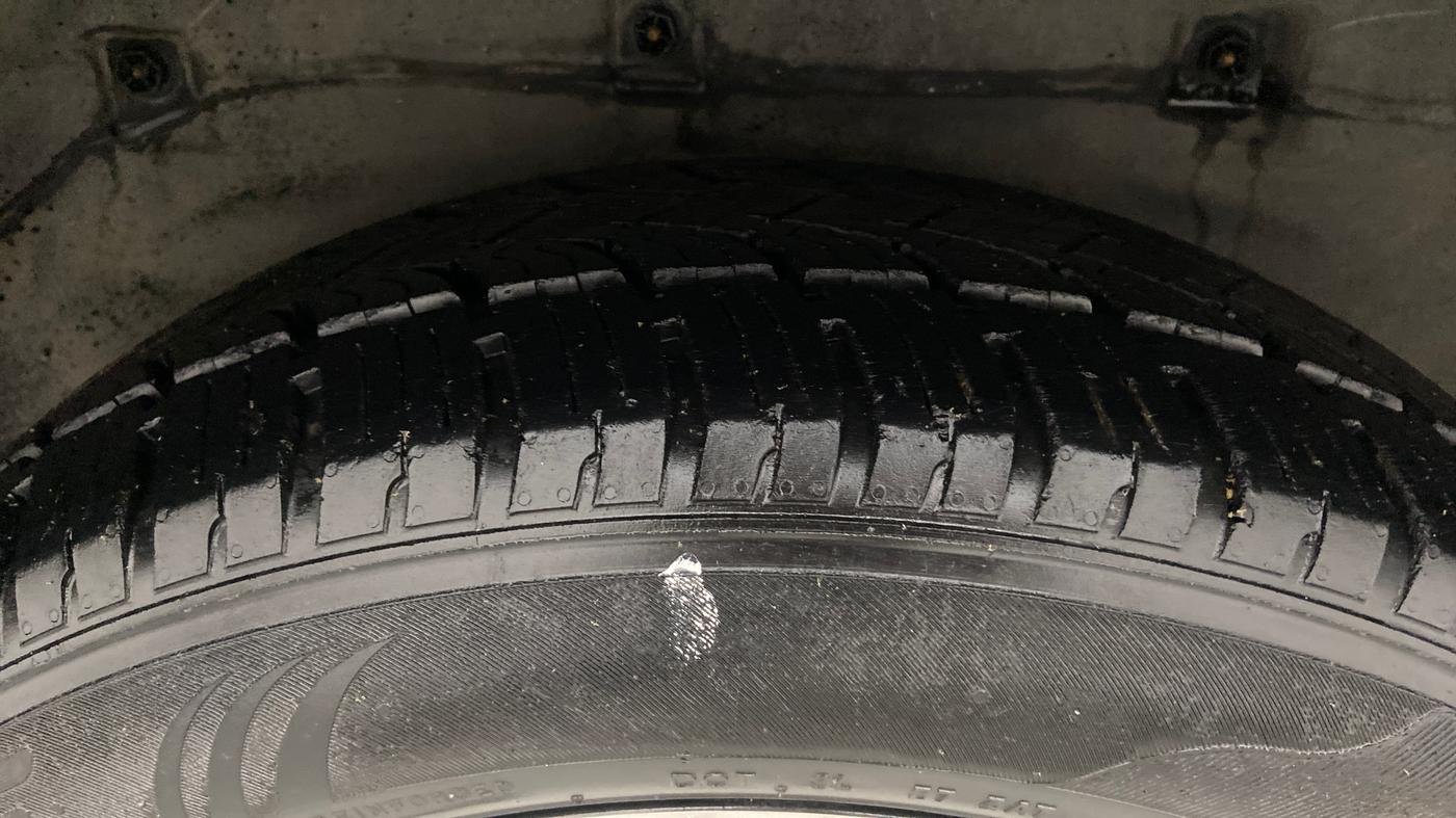 2019 Tata Hexa Varicor 400 XT, Diesel, Manual, 34,766 km, Left Rear Tyre Tread
