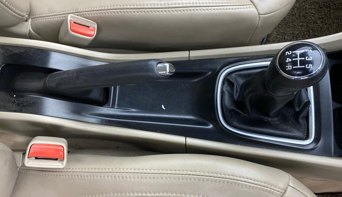 2018 Maruti Ciaz ALPHA 1.4 PETROL, Petrol, Manual, 61,942 km, Gear Lever