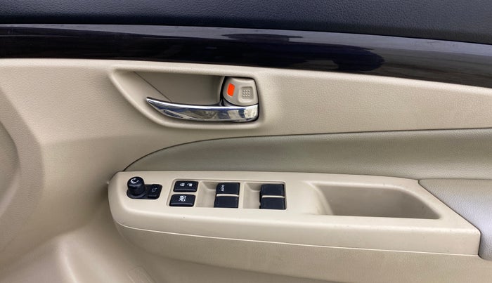 2018 Maruti Ciaz ALPHA 1.4 PETROL, Petrol, Manual, 61,942 km, Driver Side Door Panels Control