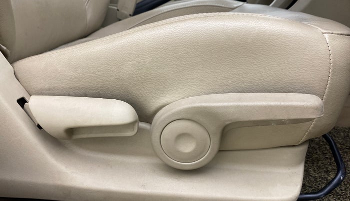 2018 Maruti Ciaz ALPHA 1.4 PETROL, Petrol, Manual, 61,942 km, Driver Side Adjustment Panel