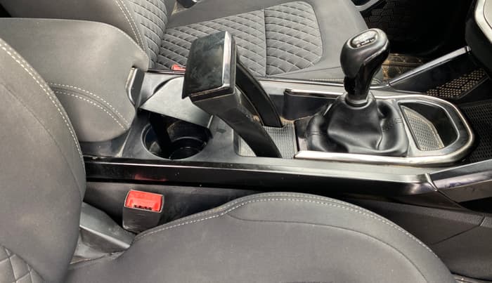2022 Tata Safari XT PLUS, Diesel, Manual, 77,215 km, Gear Lever
