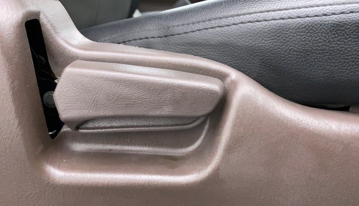 2012 Maruti Zen Estilo VXI, Petrol, Manual, 10,481 km, Driver Side Adjustment Panel