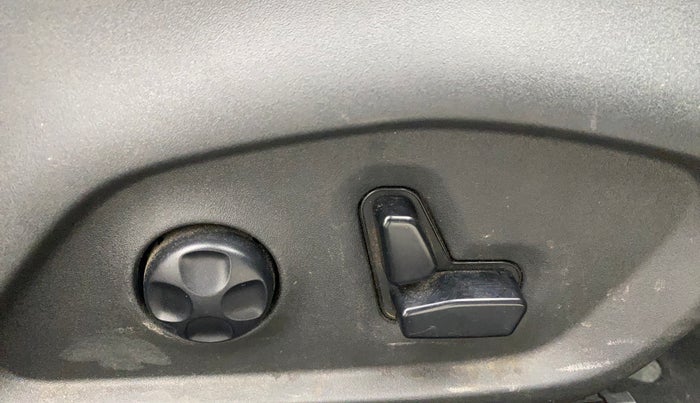 2020 Jeep Compass LIMITED PLUS DIESEL, Diesel, Manual, 91,400 km, Driver Side Adjustment Panel