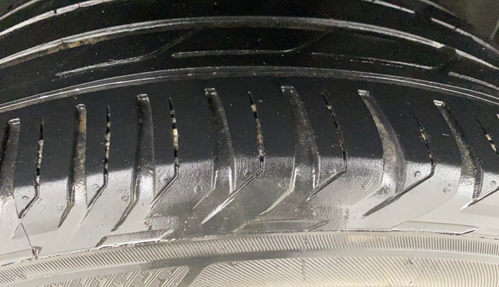 2020 Jeep Compass LIMITED PLUS DIESEL, Diesel, Manual, 91,400 km, Right Rear Tyre Tread