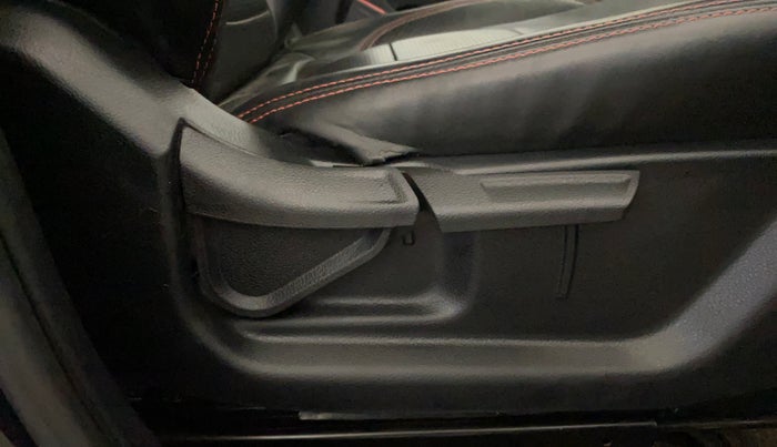 2024 KIA SONET HTK (O) 1.2 Petrol MT, Petrol, Manual, 19,416 km, Driver Side Adjustment Panel