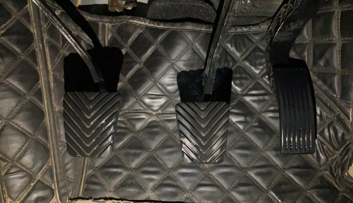 2024 KIA SONET HTK (O) 1.2 Petrol MT, Petrol, Manual, 19,416 km, Pedals