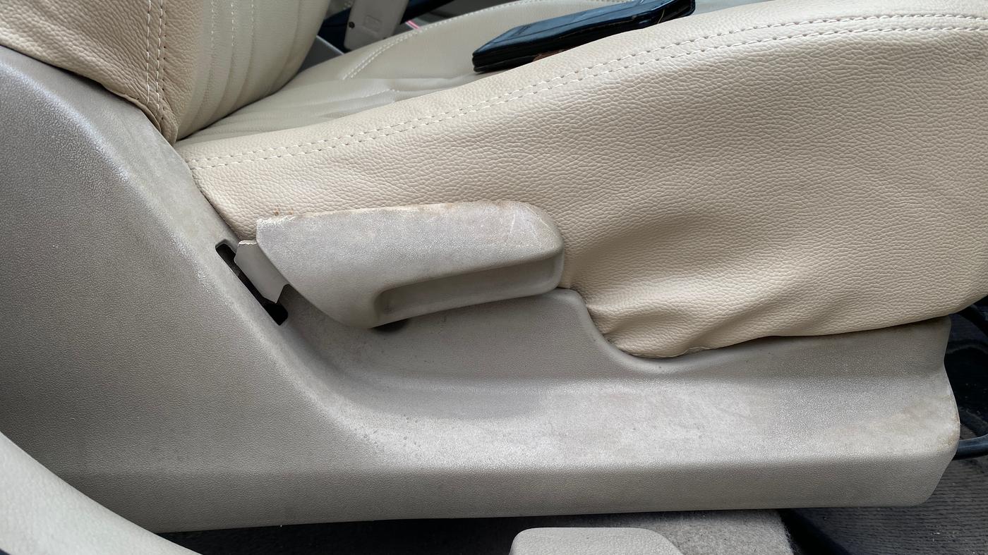 2015 Maruti Ciaz VXI, Petrol, Manual, 98,457 km, Driver Side Adjustment Panel