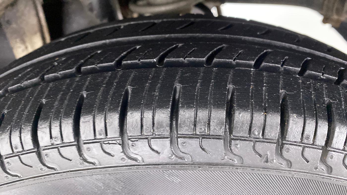 2012 Maruti Alto 800 LXI, Petrol, Manual, 24,711 km, Left Rear Tyre Tread