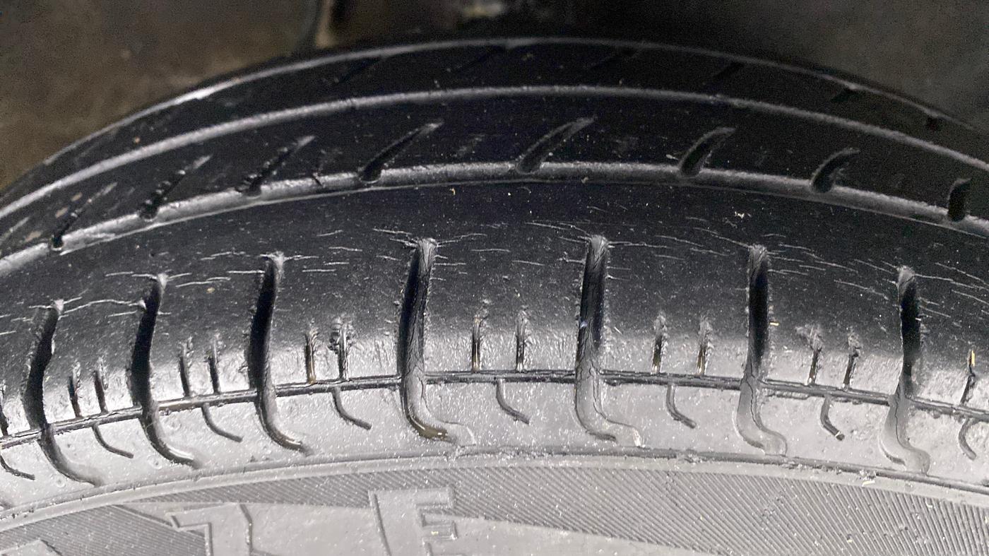 2012 Maruti Alto 800 LXI, Petrol, Manual, 24,711 km, Right Front Tyre Tread