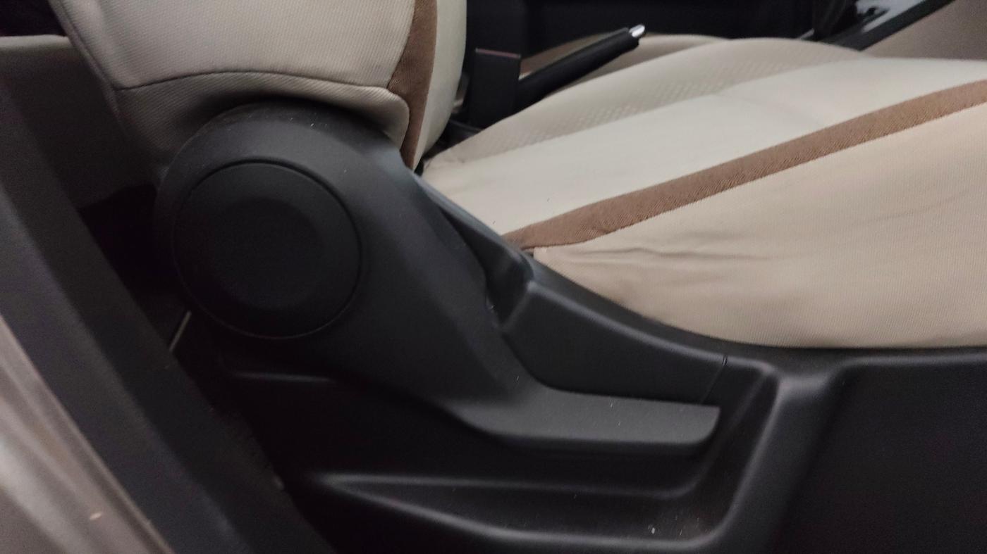 2019 Maruti New Wagon-R VXI 1.0, Petrol, Manual, 46,570 km, Driver Side Adjustment Panel