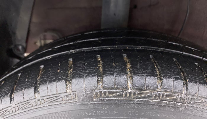 2017 Hyundai Xcent SX 1.2, Petrol, Manual, 32,061 km, Right Rear Tyre Tread