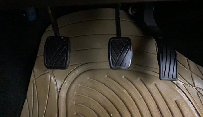 2016 Maruti Swift VXI, Petrol, Manual, 46,012 km, Pedals