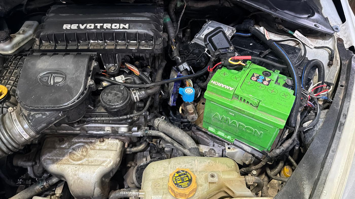 2018 Tata Tiago XZ PETROL, CNG, Manual, 1,17,606 km, Engine View - Left