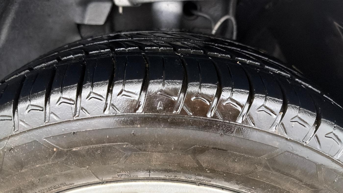 2018 Tata Tiago XZ PETROL, CNG, Manual, 1,17,606 km, Right Front Tyre Tread