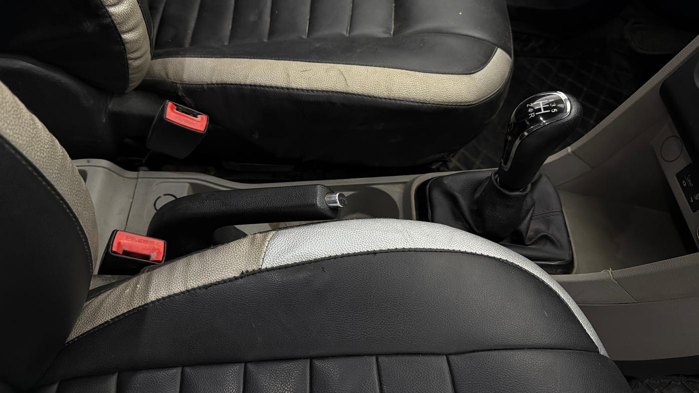 2018 Tata Tiago XZ PETROL, CNG, Manual, 1,17,606 km, Gear Lever