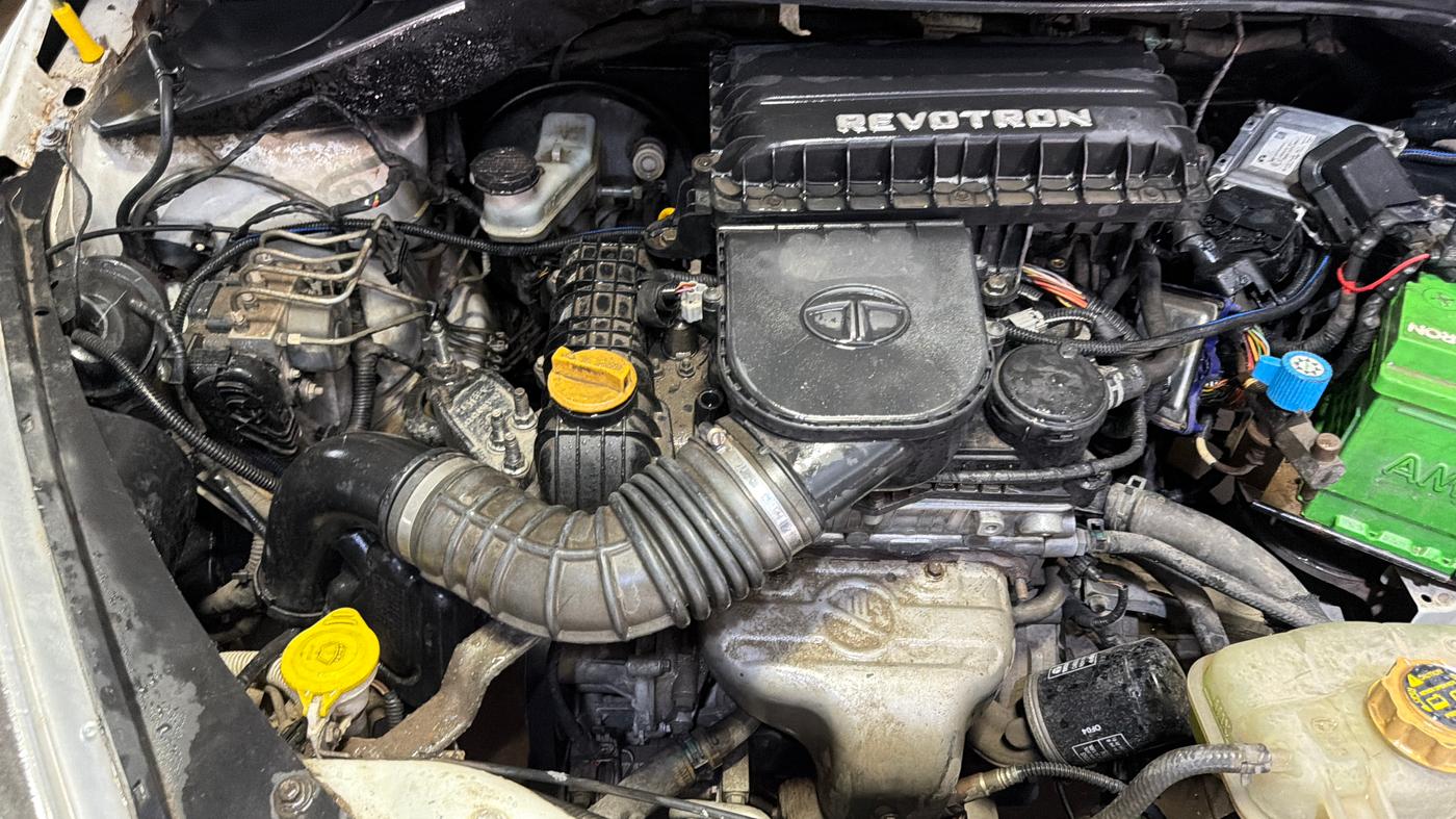 2018 Tata Tiago XZ PETROL, CNG, Manual, 1,17,606 km, Engine View - Right