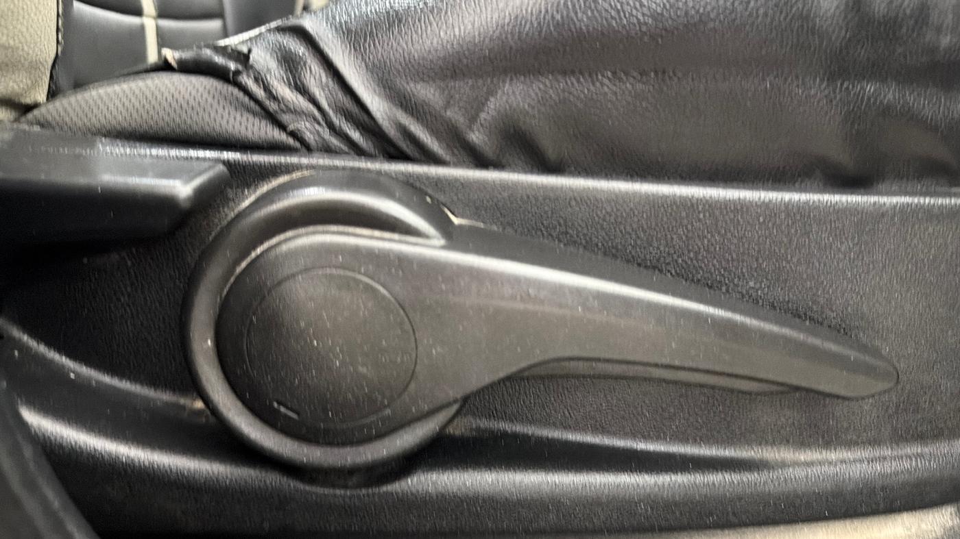 2018 Tata Tiago XZ PETROL, CNG, Manual, 1,17,606 km, Driver Side Adjustment Panel