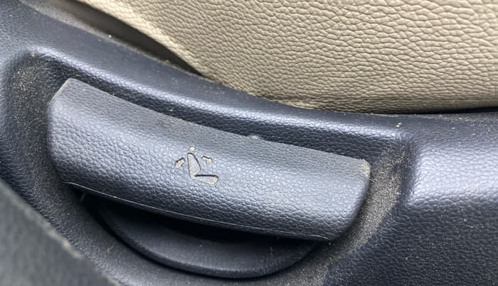 2018 Hyundai Xcent SX 1.2, Petrol, Manual, 72,276 km, Driver Side Adjustment Panel