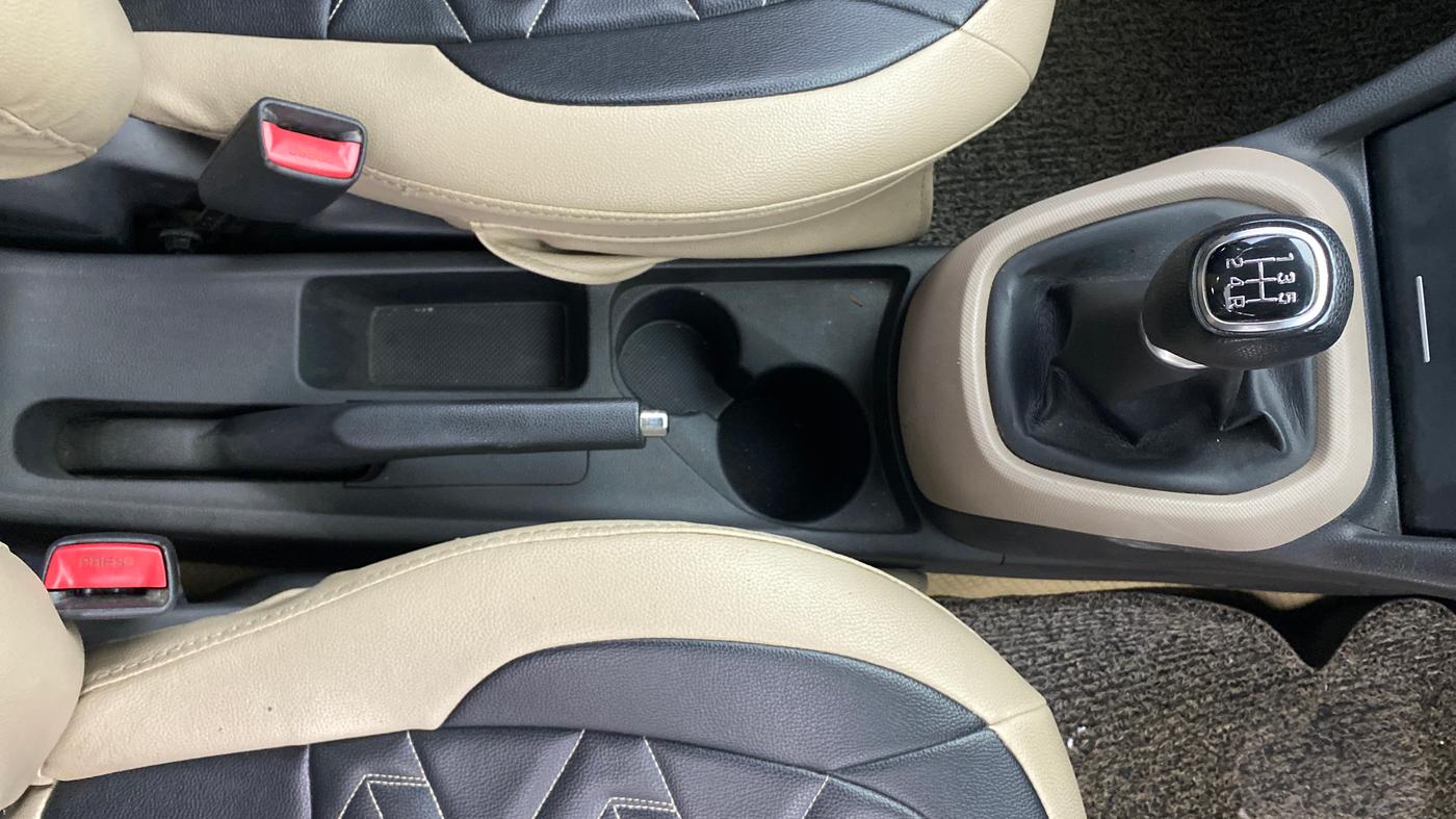2018 Hyundai Xcent SX 1.2, Petrol, Manual, 72,276 km, Gear Lever