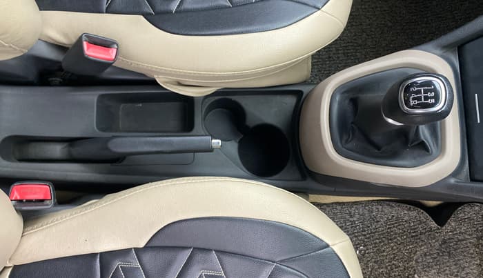 2018 Hyundai Xcent SX 1.2, Petrol, Manual, 72,276 km, Gear Lever