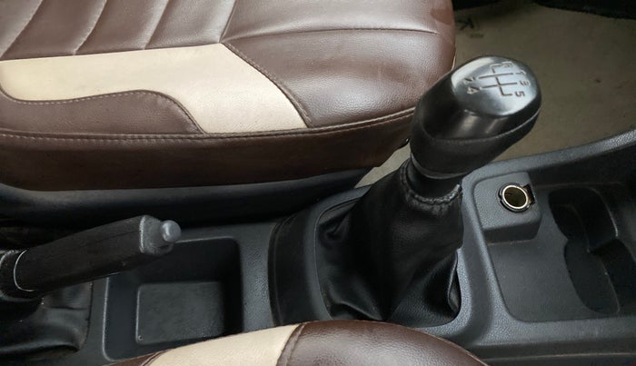 2016 Renault Kwid RXT, Petrol, Manual, 40,346 km, Gear Lever