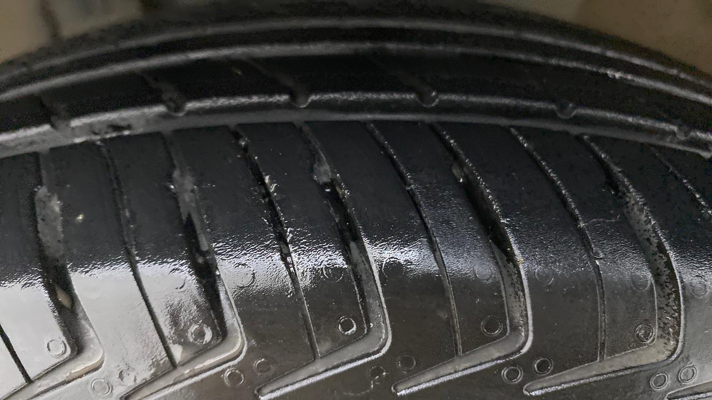 2016 Renault Kwid RXT, Petrol, Manual, 40,346 km, Left Front Tyre Tread