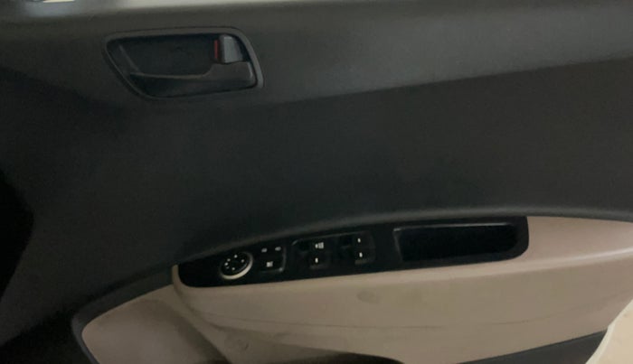 2019 Hyundai Grand i10 MAGNA 1.2 KAPPA VTVT, Petrol, Manual, 66,311 km, Driver Side Door Panels Control