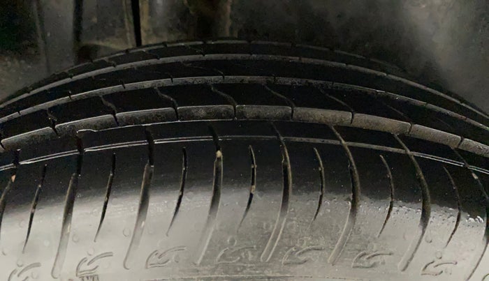 2023 Maruti BREZZA ZXI SMART HYBRID , Petrol, Manual, 12,148 km, Right Rear Tyre Tread