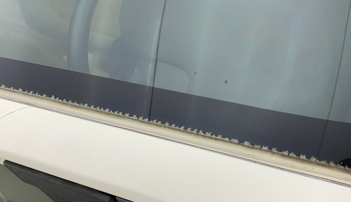 2017 Honda Amaze 1.2L I-VTEC S, Petrol, Manual, 31,433 km, Right A pillar - Paint is slightly faded
