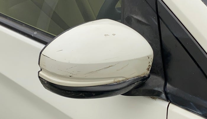 2017 Honda Amaze 1.2L I-VTEC S, Petrol, Manual, 31,433 km, Right rear-view mirror - Cover has minor damage