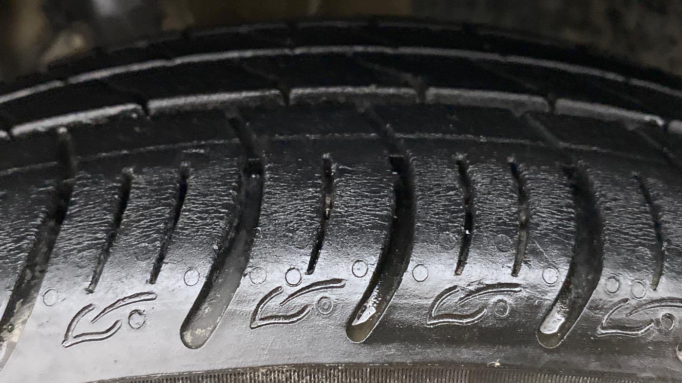 2021 Tata ALTROZ XT PETROL, Petrol, Manual, 10,173 km, Left Front Tyre Tread