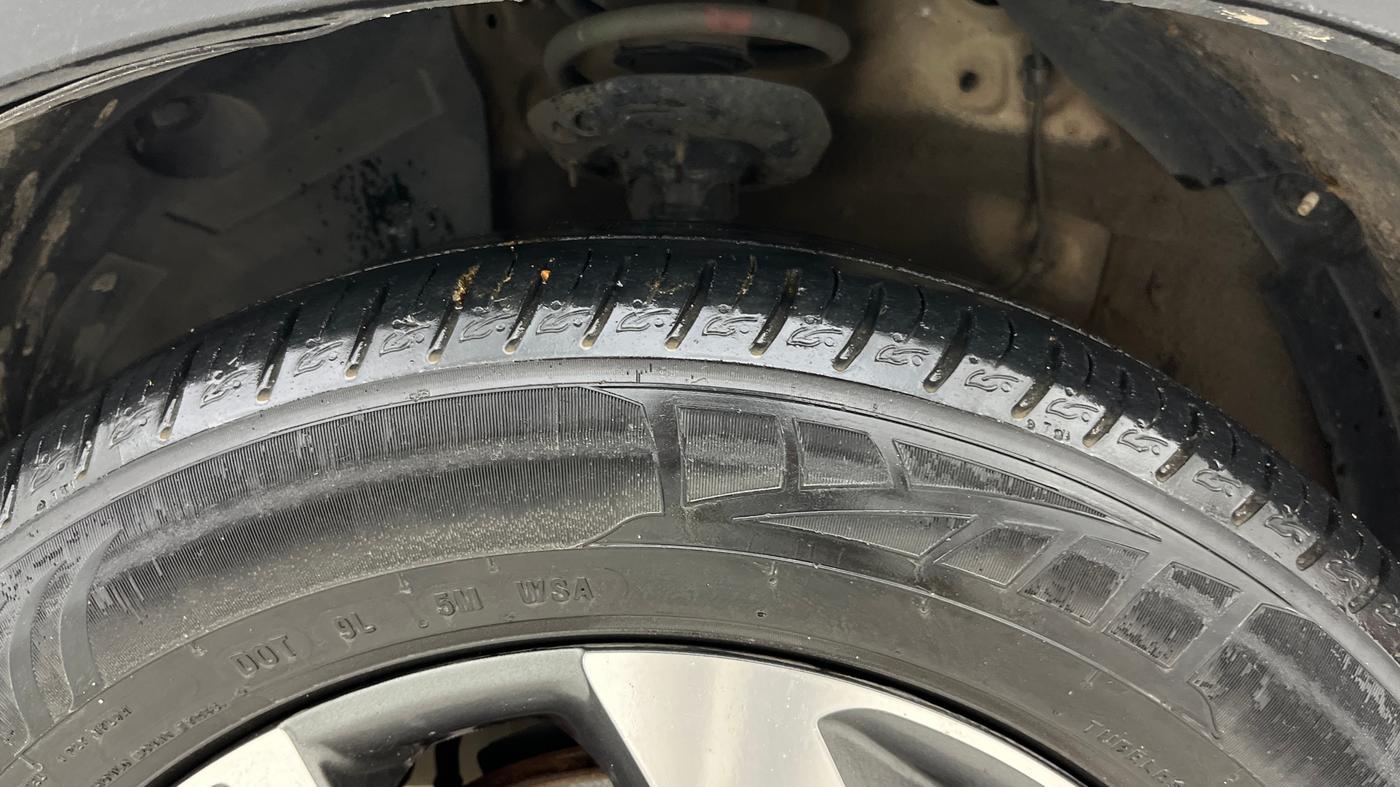 2022 KIA SONET HTX 1.5, Diesel, Manual, 1,45,603 km, Left Front Tyre Tread