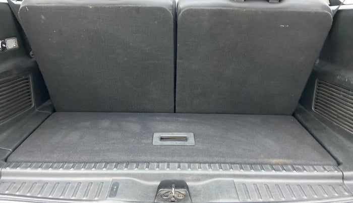 2017 Tata Hexa Varicor 400 XT, Diesel, Manual, 84,988 km, Boot Inside