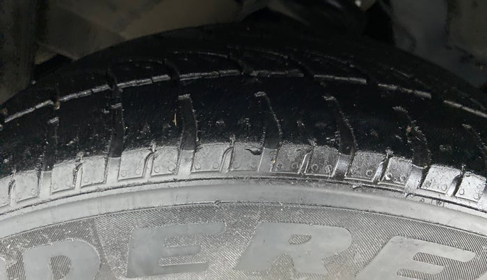 2017 Tata Hexa Varicor 400 XT, Diesel, Manual, 84,988 km, Left Front Tyre Tread