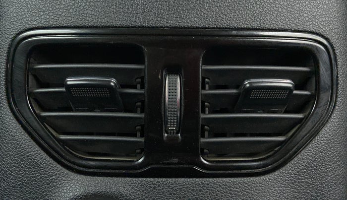 2017 Tata Hexa Varicor 400 XT, Diesel, Manual, 84,988 km, Rear AC Vents