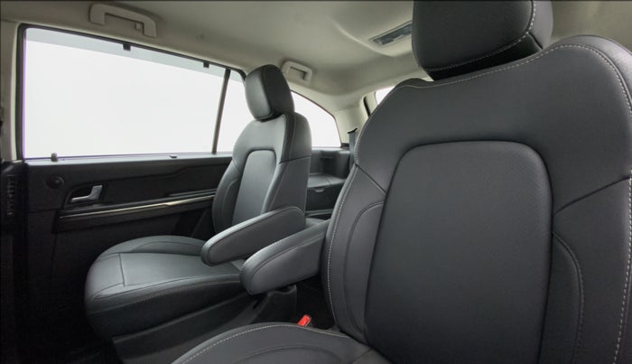 2017 Tata Hexa Varicor 400 XT, Diesel, Manual, 84,988 km, Right Side Rear Door Cabin