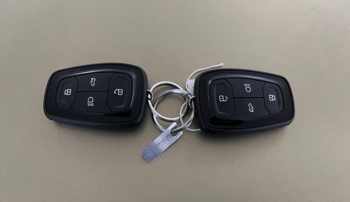 2022 Tata PUNCH CREATIVE 1.2 MT KAZIRANGA EDITION , Petrol, Manual, 34,176 km, Key Close Up