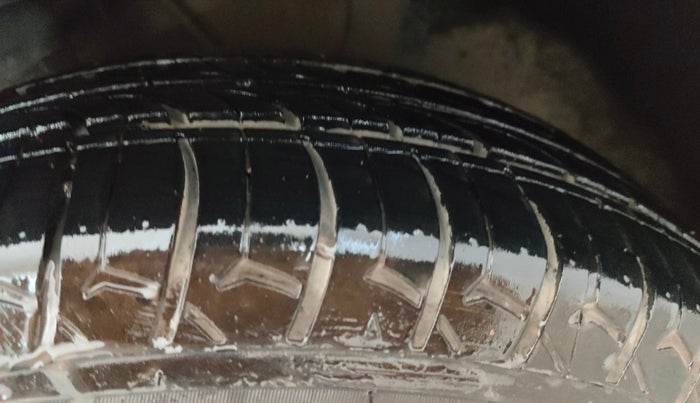 2016 Hyundai Elite i20 SPORTZ 1.2, Petrol, Manual, 29,742 km, Right Front Tyre Tread