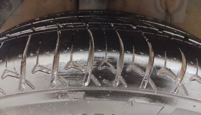 2016 Hyundai Elite i20 SPORTZ 1.2, Petrol, Manual, 29,742 km, Right Rear Tyre Tread