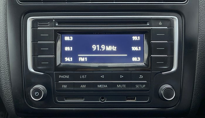 2019 Volkswagen Polo TRENDLINE 1.0L, Petrol, Manual, 32,052 km, Infotainment System