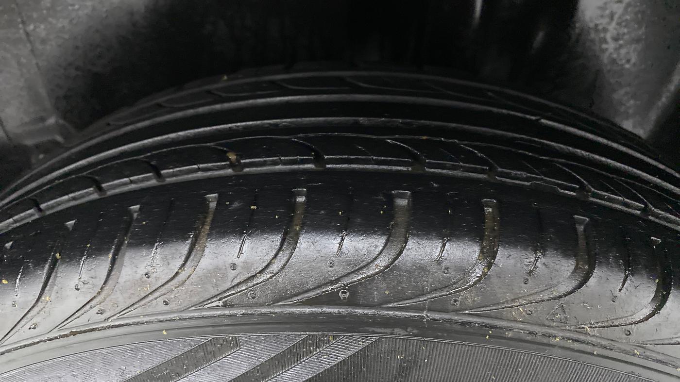 2019 Volkswagen Polo TRENDLINE 1.0L, Petrol, Manual, 32,052 km, Left Rear Tyre Tread