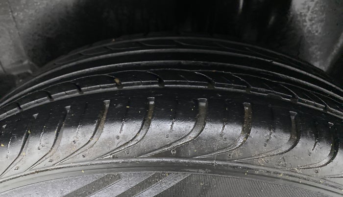 2019 Volkswagen Polo TRENDLINE 1.0L, Petrol, Manual, 32,052 km, Left Rear Tyre Tread