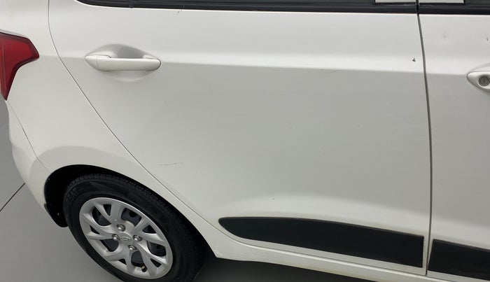 2017 Hyundai Grand i10 MAGNA 1.2 KAPPA VTVT, Petrol, Manual, 35,775 km, Right rear door - Minor scratches