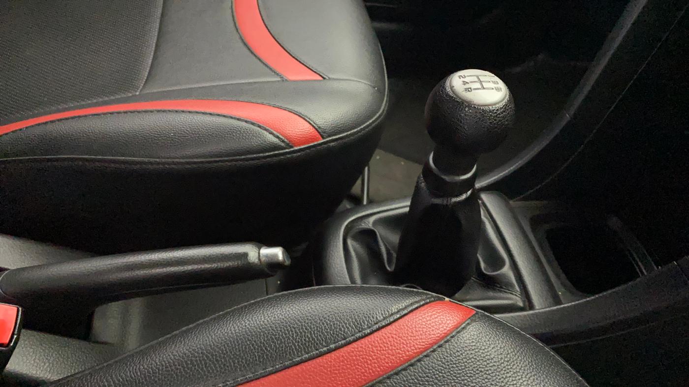 2015 Maruti Swift VDI ABS, Diesel, Manual, 87,316 km, Gear Lever